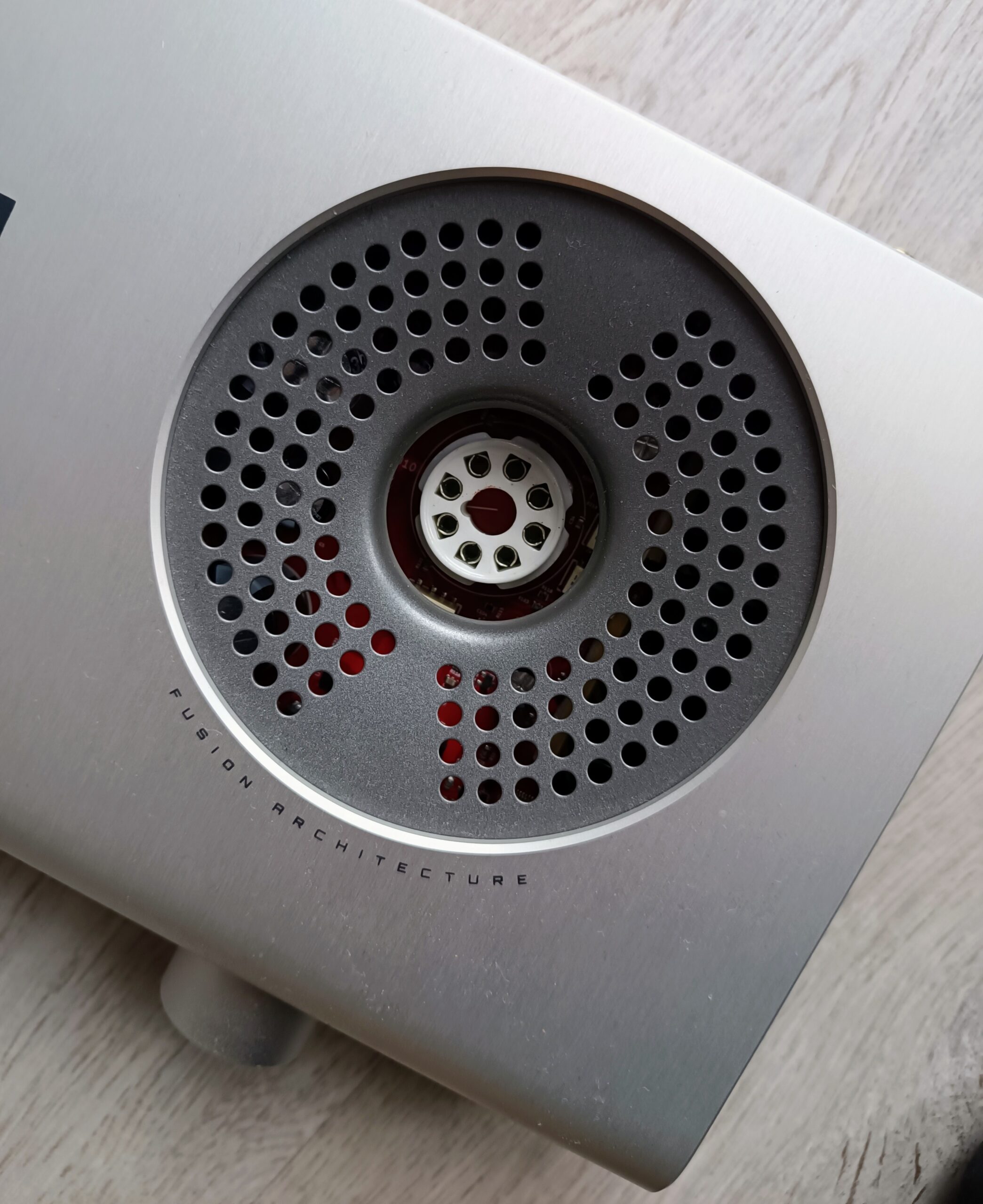 IMG_20230125_151339.jpg Schiit Lyr+ tube socket