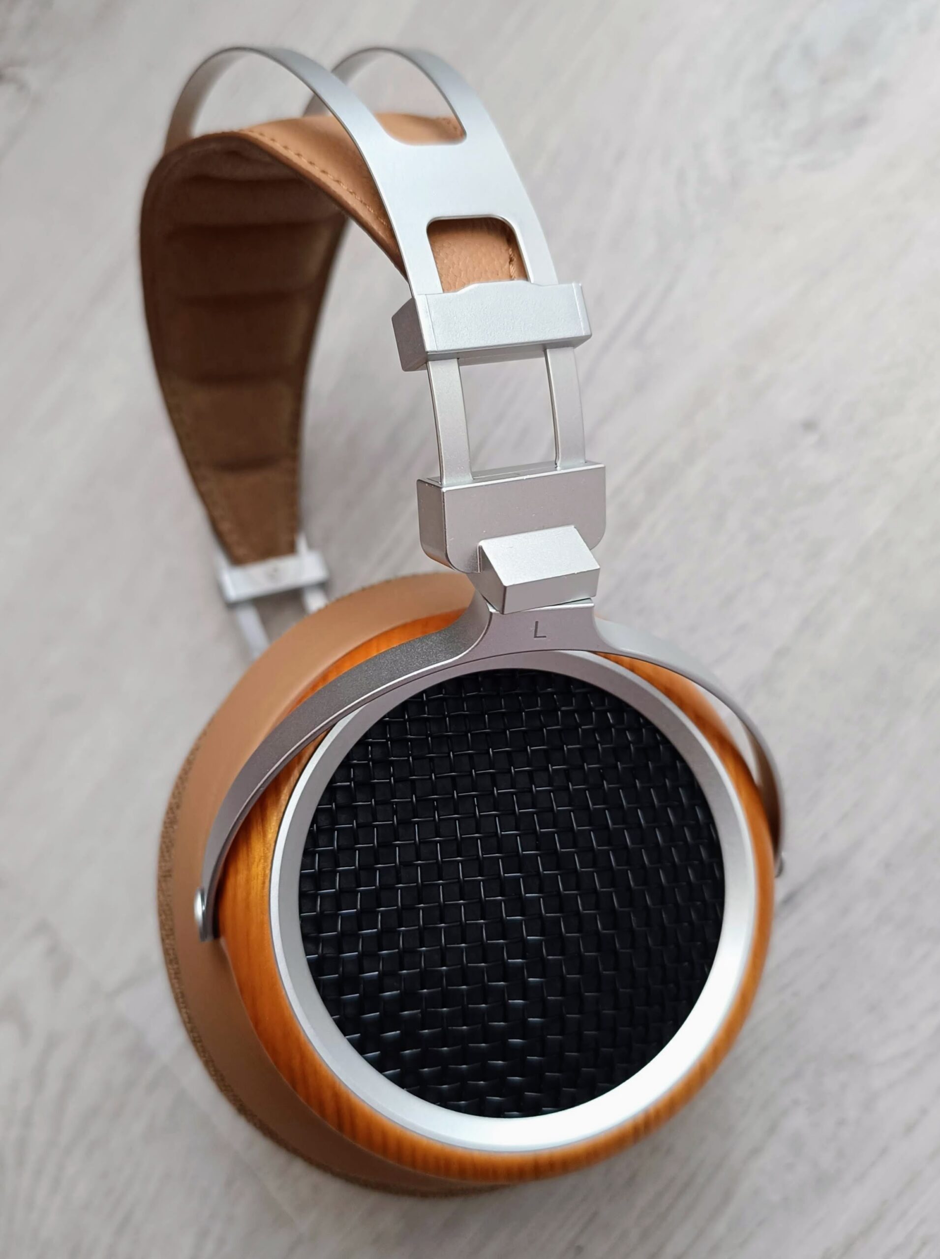 Sivga Luan review 