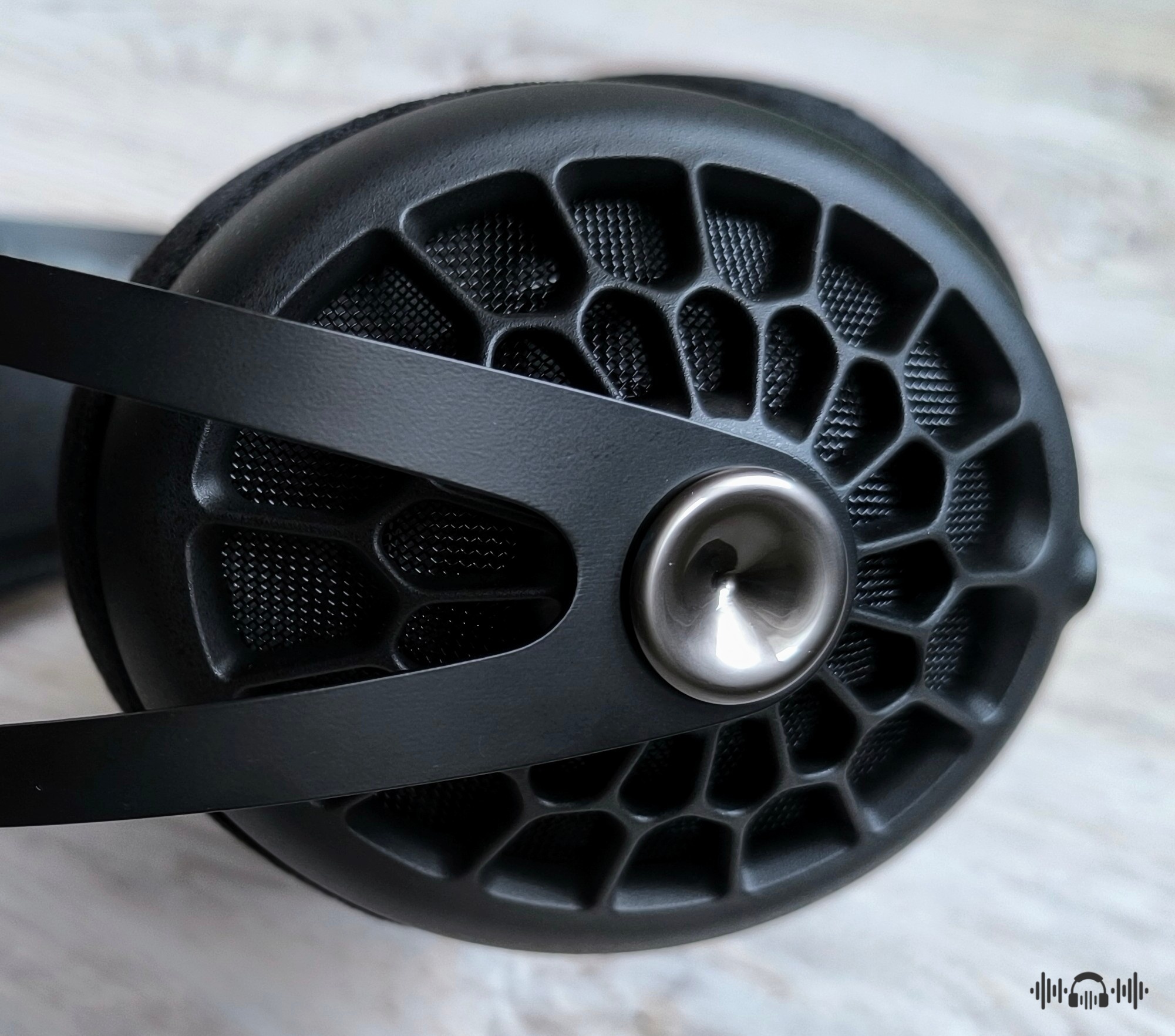 Meze Audio 105 AER Review ᐉ Ichos Audiophile Reviews